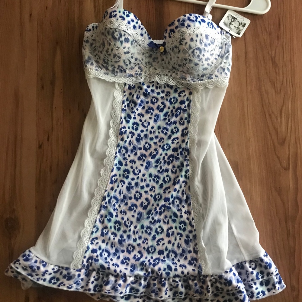 NWT Jessica Simpson Blue/white print Lingerie